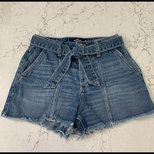 Hollister Ultra High Rise Mom Short 3 Cut Off Shorts